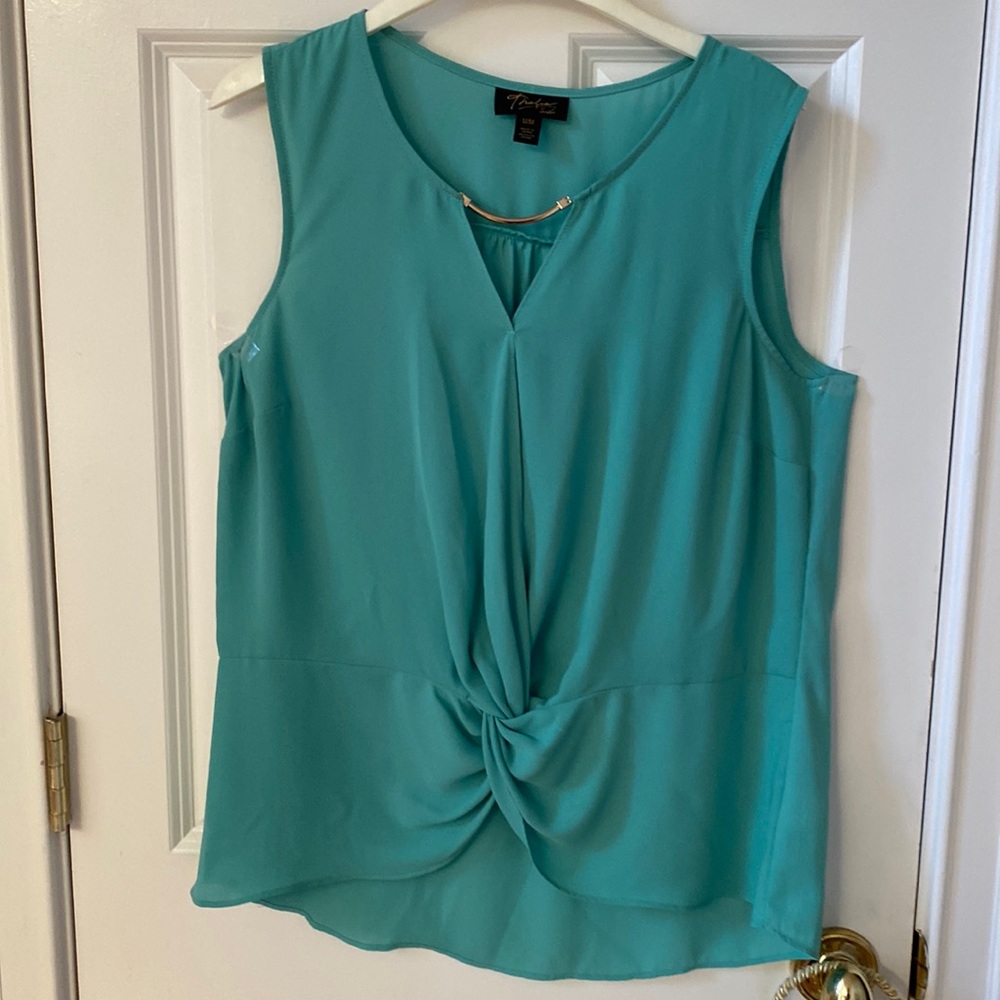 Thalia Sodi Light Green Sleeveless
Blouse with Silver Metal Accent